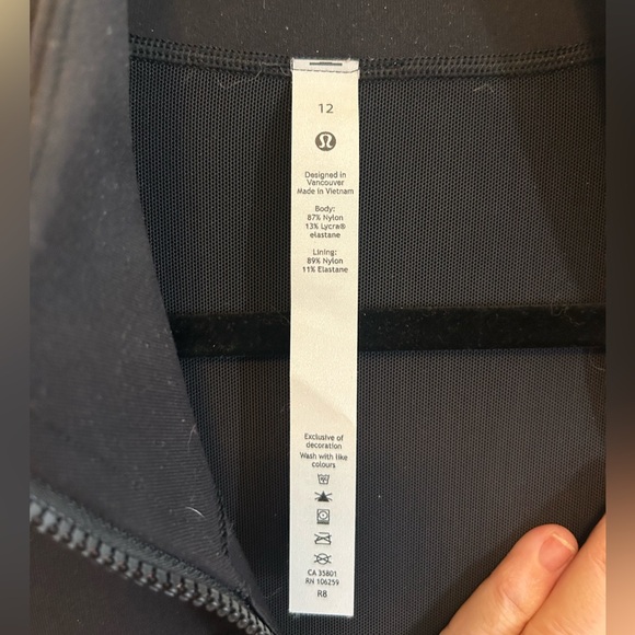Lululemon Define Black Jacket Size 12 - Picture 6 of 8